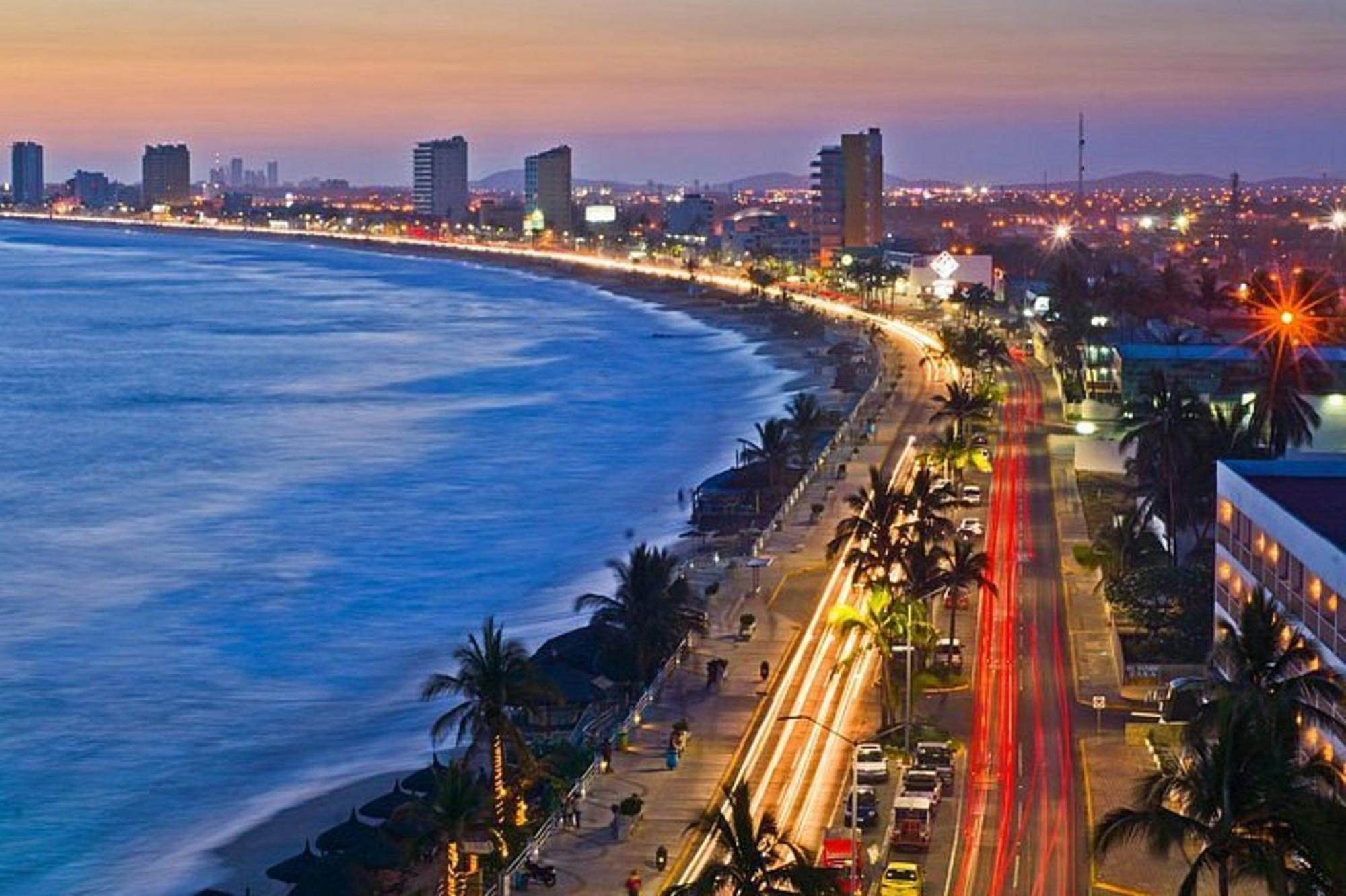 Torre Con Roof Garden Y Piscina Vista Al Mar